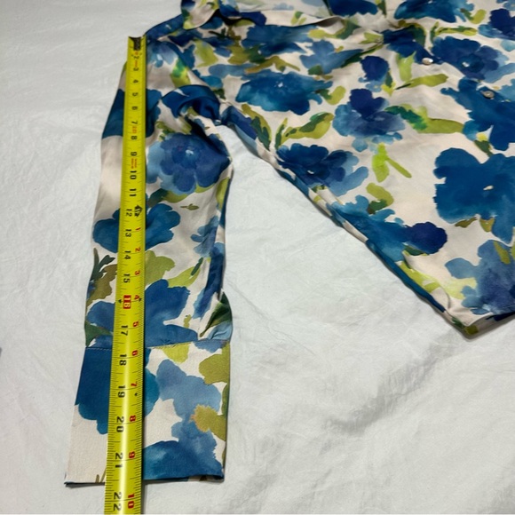 Zara Women’s Blue and Green Floral Button-Down Shirt - Picture 4 of 4